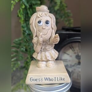 Vintage 1970s R&W Berries Co. Collectible Figurine - Guess Who I Like